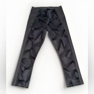 Under Armour medium Athletic cropped leggings Black Gray yoga gym workout crop